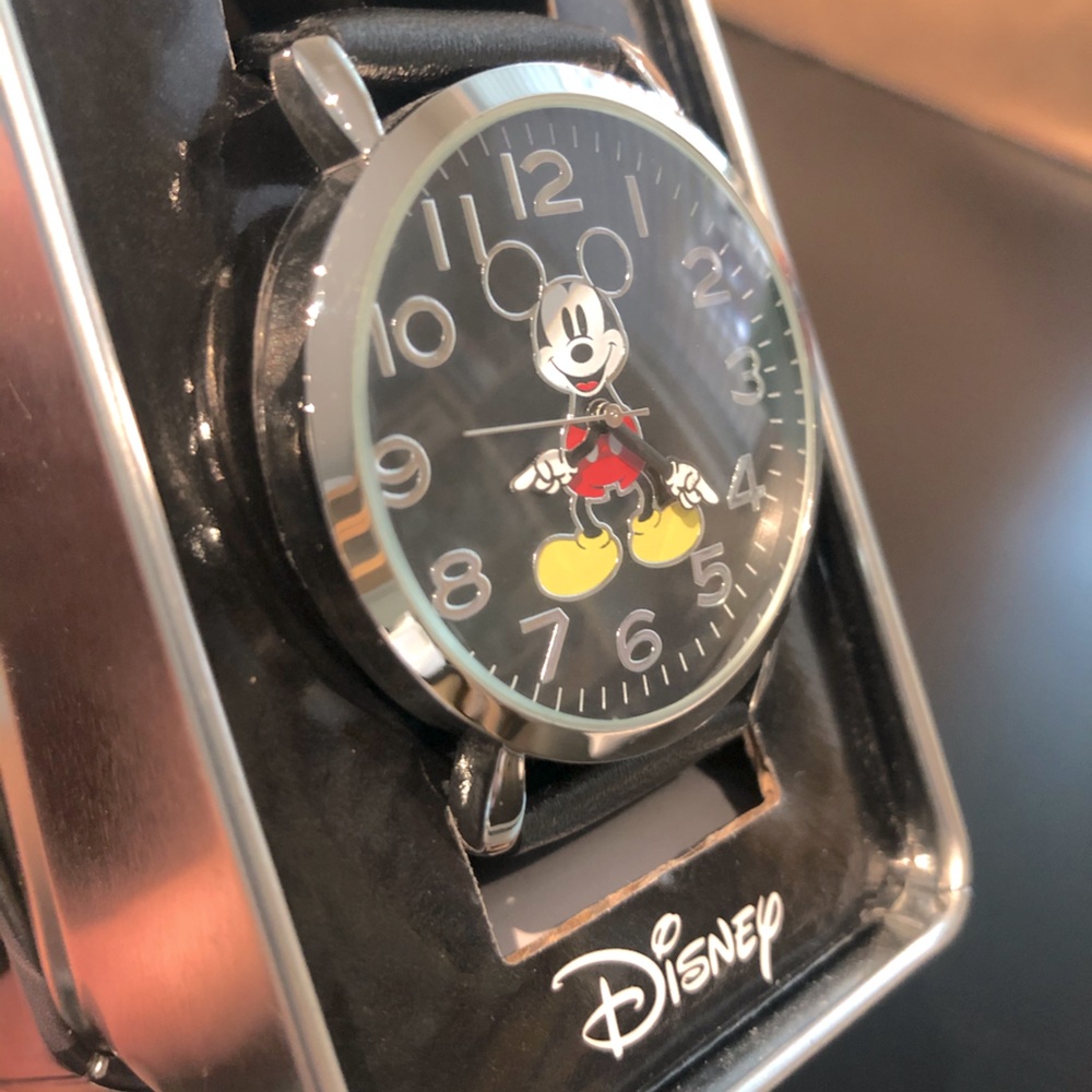 ❌SOLD❌ New! Men’s Style Disney Wrist Watch